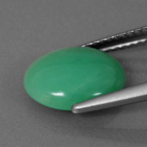 Crisoprásio verde natural 2,78ct, corte oval, opaco