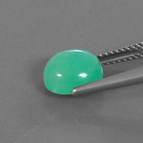Crisoprásio verde natural 2,83ct, corte oval, opaco