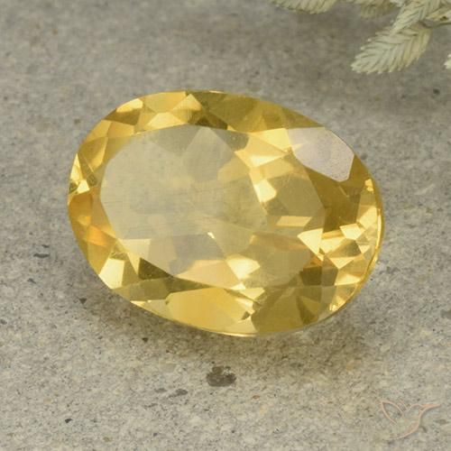 Citrino Dourado médio Natural 4.95ct, oval, VVS-VS