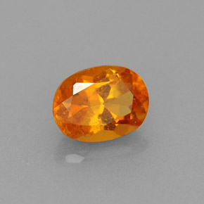 Clinohumita laranja natural 0,75ct, corte oval, VS