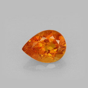 Clinohumita laranja natural 0,69ct, formato de pêra, VS-SI
