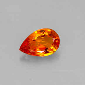 Clinohumita laranja natural 0,63ct, formato de pêra, VS-SI