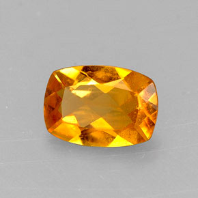 Clinohumita laranja natural 0,65ct, almofada cortada, VS