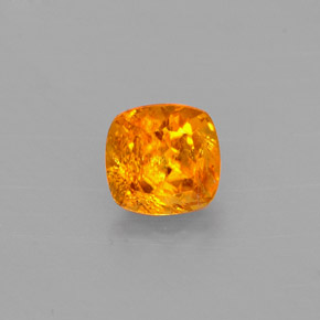Clinohumita laranja natural 0,60ct, almofada cortada, VS-SI