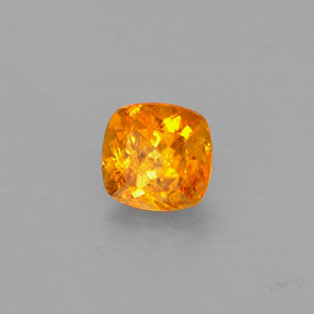 Clinohumita laranja natural 0,60ct, almofada cortada, VS-SI