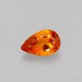 Clinohumita laranja natural 0,66ct, formato de pêra, VS-SI