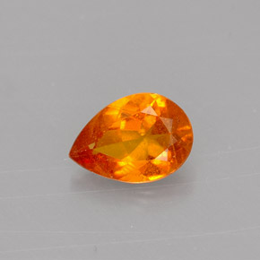 Clinohumita laranja natural 0,57ct, formato de pêra, VS-SI