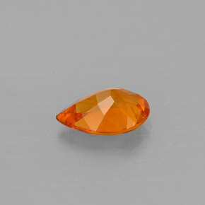 Clinohumita laranja natural 0,57ct, formato de pêra, VS-SI