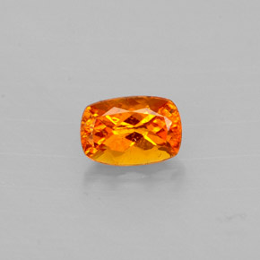 Clinohumita laranja natural 0,59ct, almofada cortada, VS