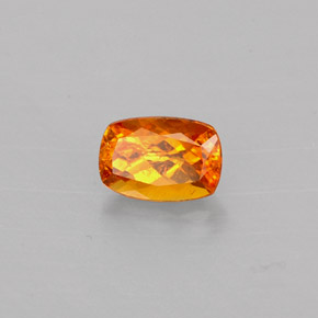 Clinohumita laranja natural 0,59ct, almofada cortada, VS