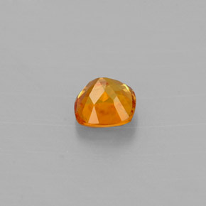 Clinohumita laranja natural 0,40ct, almofada cortada, VS