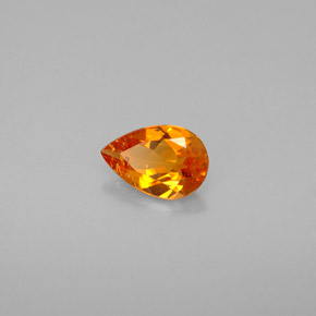 Clinohumita laranja natural 0,41ct, formato de pêra, VS