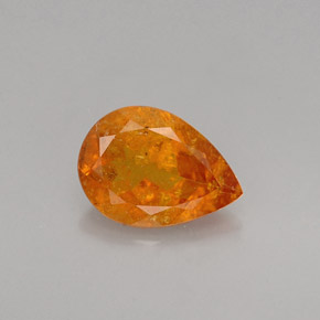 Clinohumita laranja natural 0,73ct, formato de pêra, VS-SI