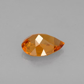 Clinohumita Amarelo alaranjado Natural 0.54ct, Formato de pêra, VVS-VS