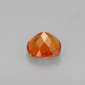 Clinohumita laranja natural 0,62ct, almofada cortada, VS