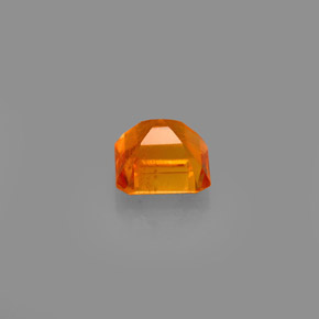 Clinohumita laranja natural 0,69ct, corte esmeralda, VS-SI