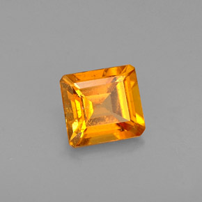 Clinohumita Amarelo alaranjado Natural 0.49ct, Corte Esmeralda, VS