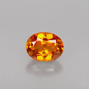 Clinohumita laranja natural 0,36ct, corte oval, VS