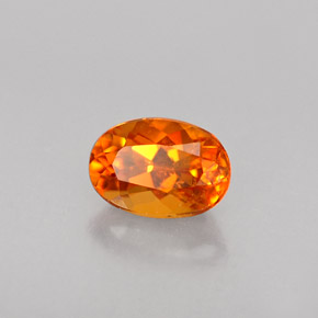 Clinohumita laranja natural 0,45ct, corte oval, VS