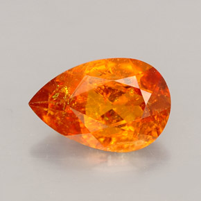 Clinohumita laranja natural 1,34ct, formato de pêra, VS-SI