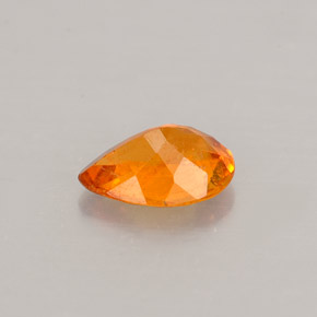 Clinohumita laranja natural 0,73ct, formato de pêra, VS-SI