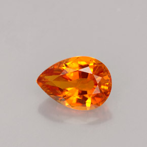 Clinohumita Amarelo alaranjado Natural 0.97ct, Formato de pêra, VS
