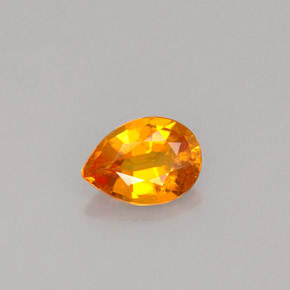 Clinohumita laranja natural 0,48ct, formato de pêra, VS