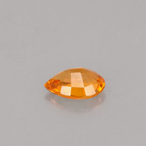 Clinohumita laranja natural 0,48ct, formato de pêra, VS