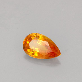 Clinohumita laranja natural 0,58ct, formato de pêra, VS-SI
