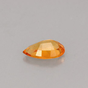 Clinohumita laranja natural 0,58ct, formato de pêra, VS-SI