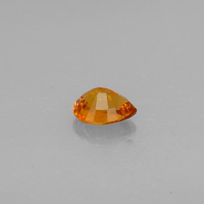 Clinohumita laranja natural 0,61ct, formato de pêra, SI