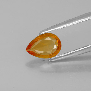 Clinohumita laranja natural 0,55ct, formato de pêra, SI