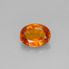 Clinohumita laranja natural 1,36ct, corte oval, SI