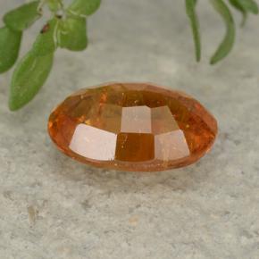 Clinohumita laranja natural 1,14ct, corte oval, VS-SI