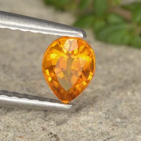 Clinohumita laranja natural 0,46ct, formato de pêra, VS-SI