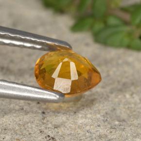 Clinohumita laranja natural 0,46ct, formato de pêra, VS-SI