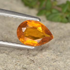 Clinohumita Amarelo alaranjado Natural 0.73ct, Formato de pêra, VS-SI