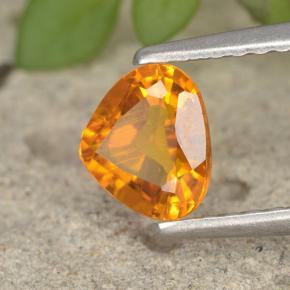 Clinohumita Amarelo alaranjado Natural 0.63ct, Formato de pêra, VS-SI