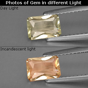 Diasporo de mudança de cor  natural 1,00ct, corte esmeralda, VS