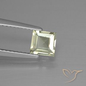 Diásporo com mudança de cor Amarelo muito claro Natural 0.62ct, Quadrado, VS