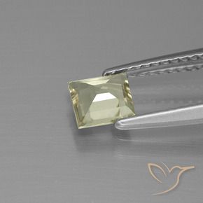 Diásporo com mudança de cor Amarelo muito claro Natural 0.62ct, Quadrado, VS