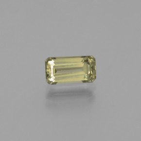 Diasporo de mudança de cor amarelo natural 1,60ct, corte esmeralda, VS