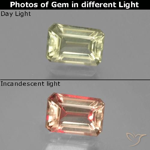 1.01ct Natural Amarelo Dourado Claro Diásporo com mudança de cor, Corte Esmeralda, VVS-VS