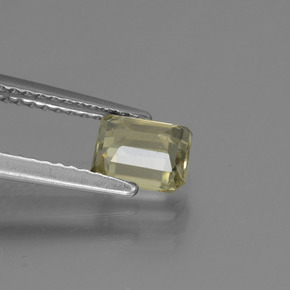 Diasporo de mudança de cor amarelo natural 1,06ct, corte esmeralda, VS