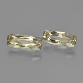 Pedras preciosas de Diásporo com mudança de cor Amarelo Terroso natural de 3.08 ct, Almofada cortada, VVS