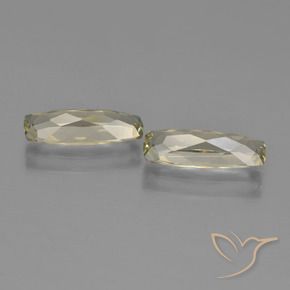 Pedras preciosas de Diásporo com mudança de cor Amarelo muito claro natural de 2.25 ct, Almofada, VVS