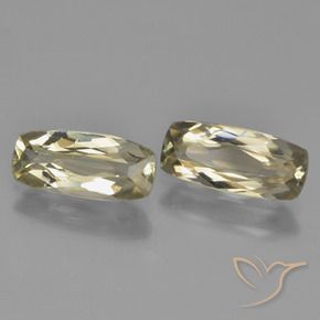 Pedras preciosas de Diásporo com mudança de cor Amarelo muito claro natural de 2.45 ct, Almofada, VVS-VS