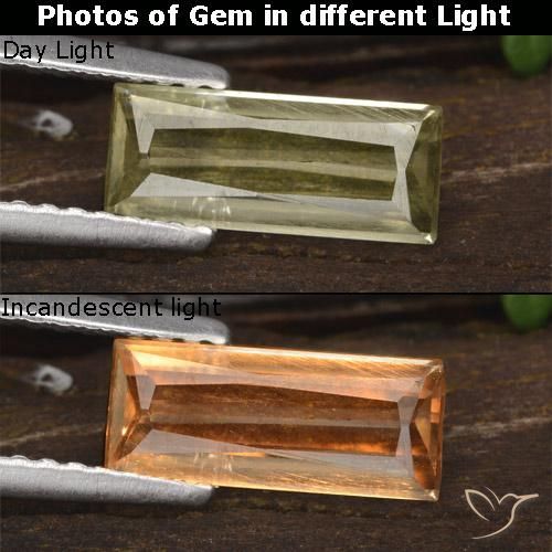 1.05ct Natural Amarelo muito claro Diásporo com mudança de cor, baguete, VS