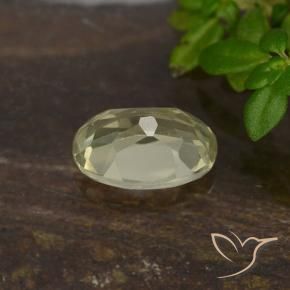 Diásporo com mudança de cor Luz amarela Natural 0.65ct, oval, VVS-VS