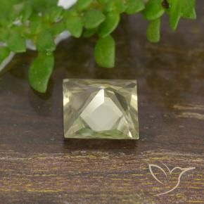 Diásporo com mudança de cor Amarelo muito claro Natural 0.66ct, Quadrado, VVS-VS